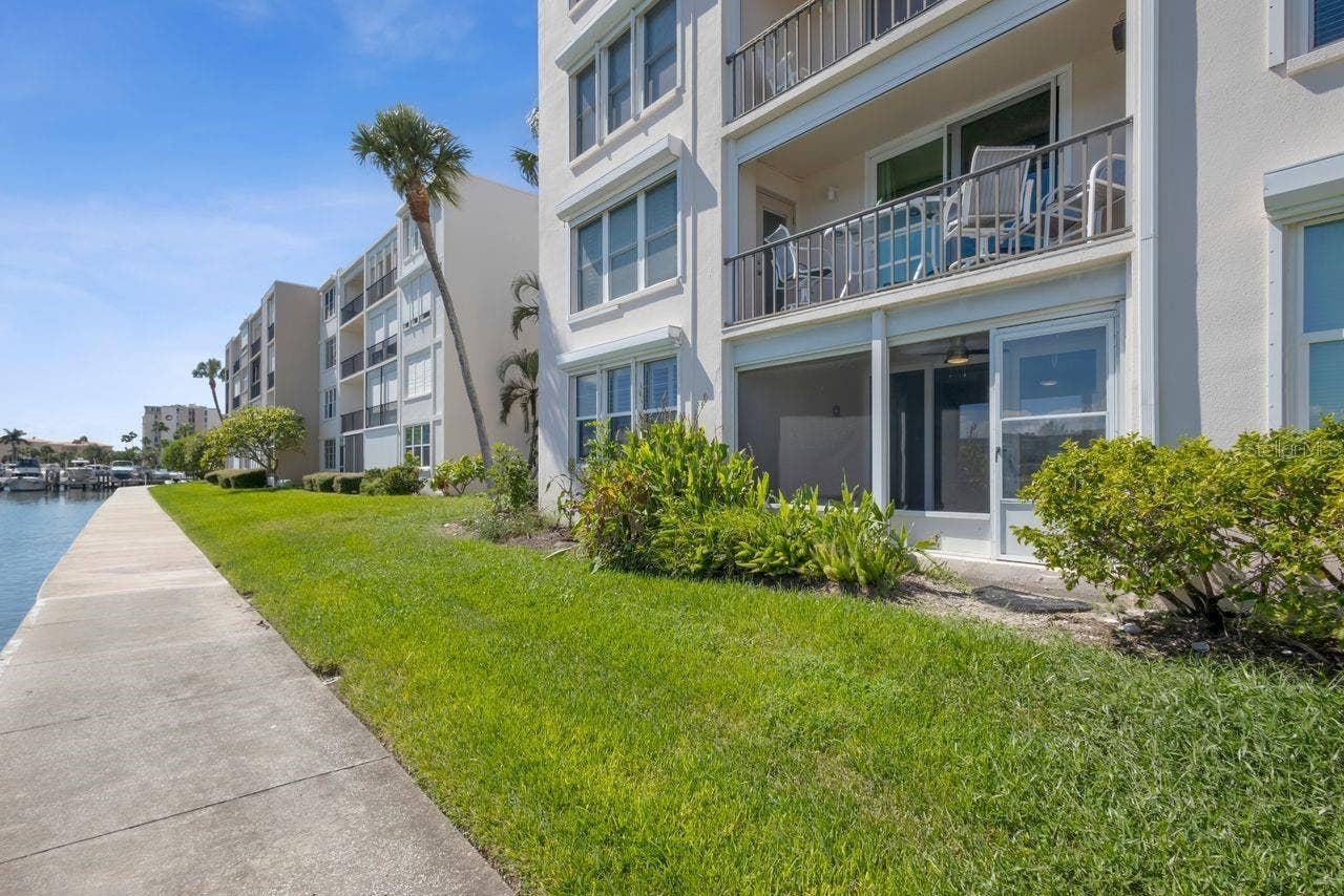 7645 SUN ISLAND DRIVE S, #101, South Pasadena, FL 33707 Backdoor & walkway