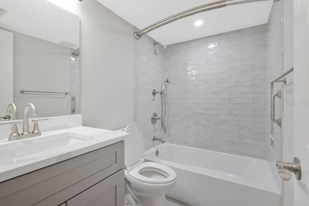 7645 SUN ISLAND DRIVE S, #101, South Pasadena, FL 33707 Guest bath