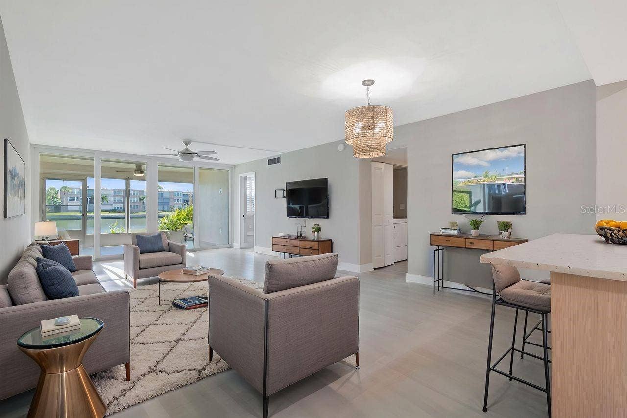 7645 SUN ISLAND DRIVE S, #101, South Pasadena, FL 33707 Virtual staged living room