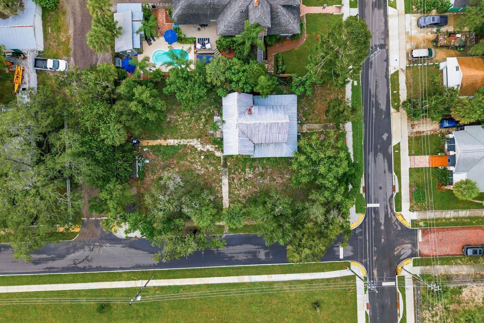 226 N GROSSE AVENUE, Tarpon Springs, FL 34689 226 N GROSSE AVENUE, Tarpon Springs, FL 34689