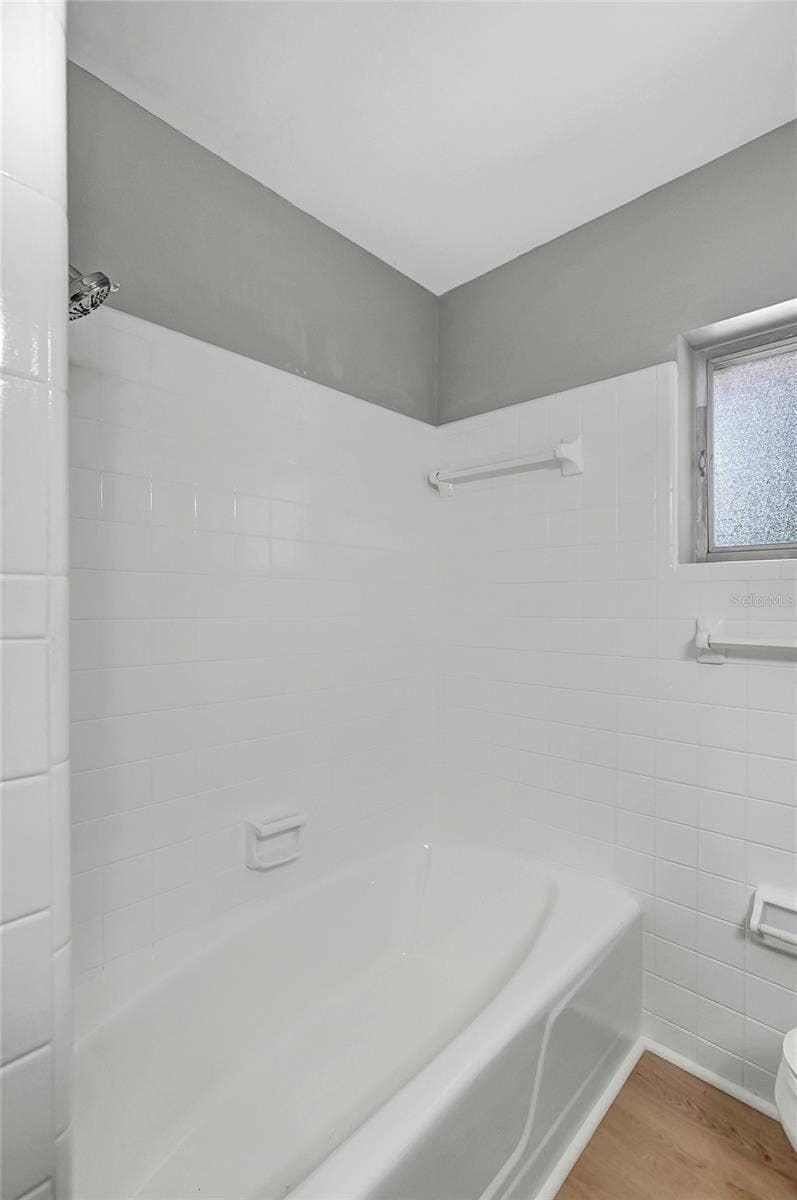 420 HILLCREST DRIVE SE, Winter Haven, FL 33884 420 HILLCREST DRIVE SE, Winter Haven, FL 33884