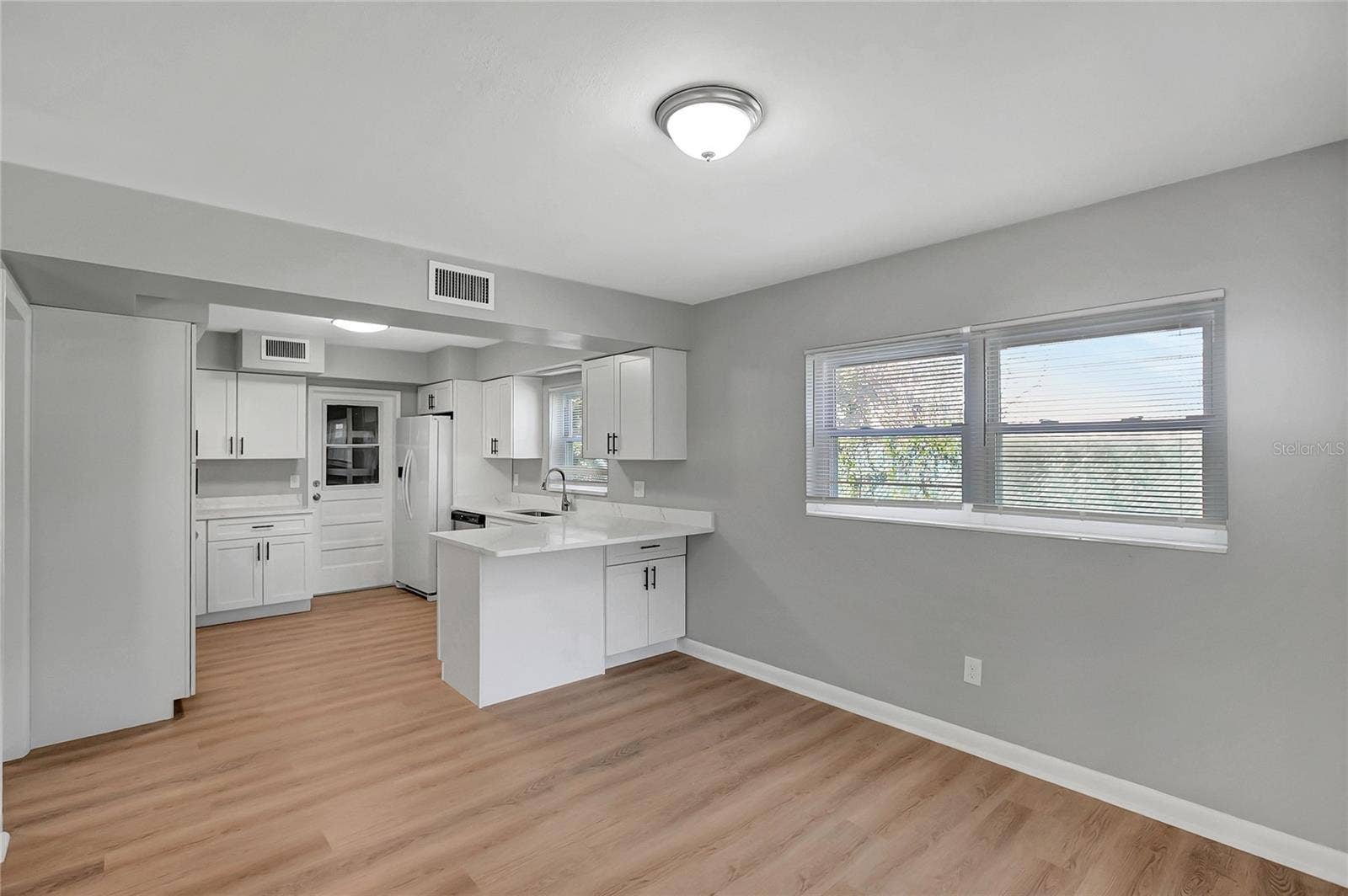 420 HILLCREST DRIVE SE, Winter Haven, FL 33884 420 HILLCREST DRIVE SE, Winter Haven, FL 33884