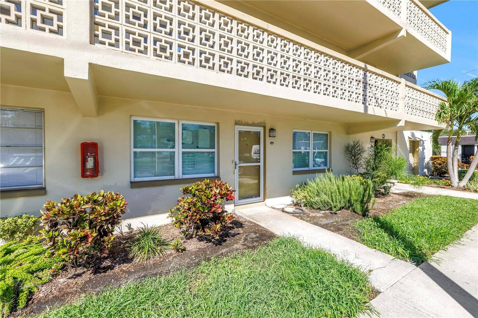951 79TH AVENUE N, #120, St Petersburg, FL 33702