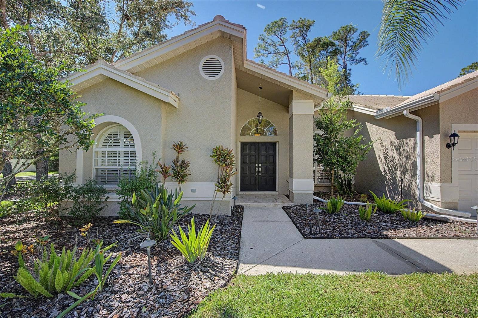 1558 E LAKE WOODLANDS PARKWAY, Oldsmar, FL 34677