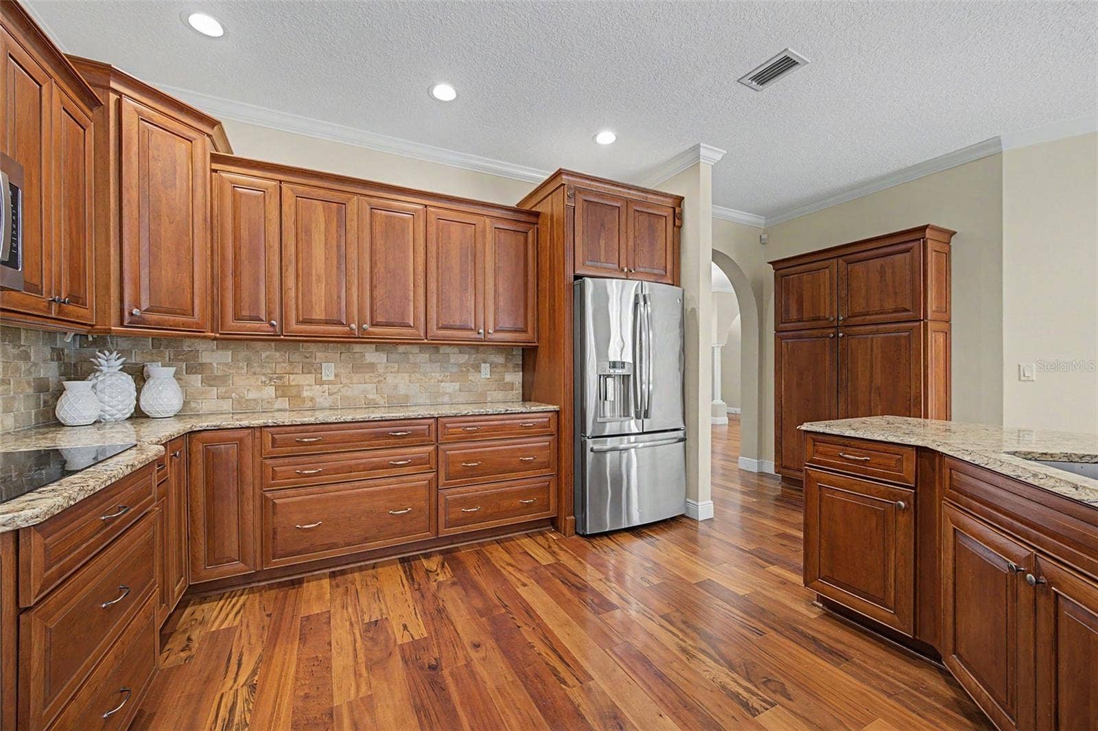 1558 E LAKE WOODLANDS PARKWAY, Oldsmar, FL 34677