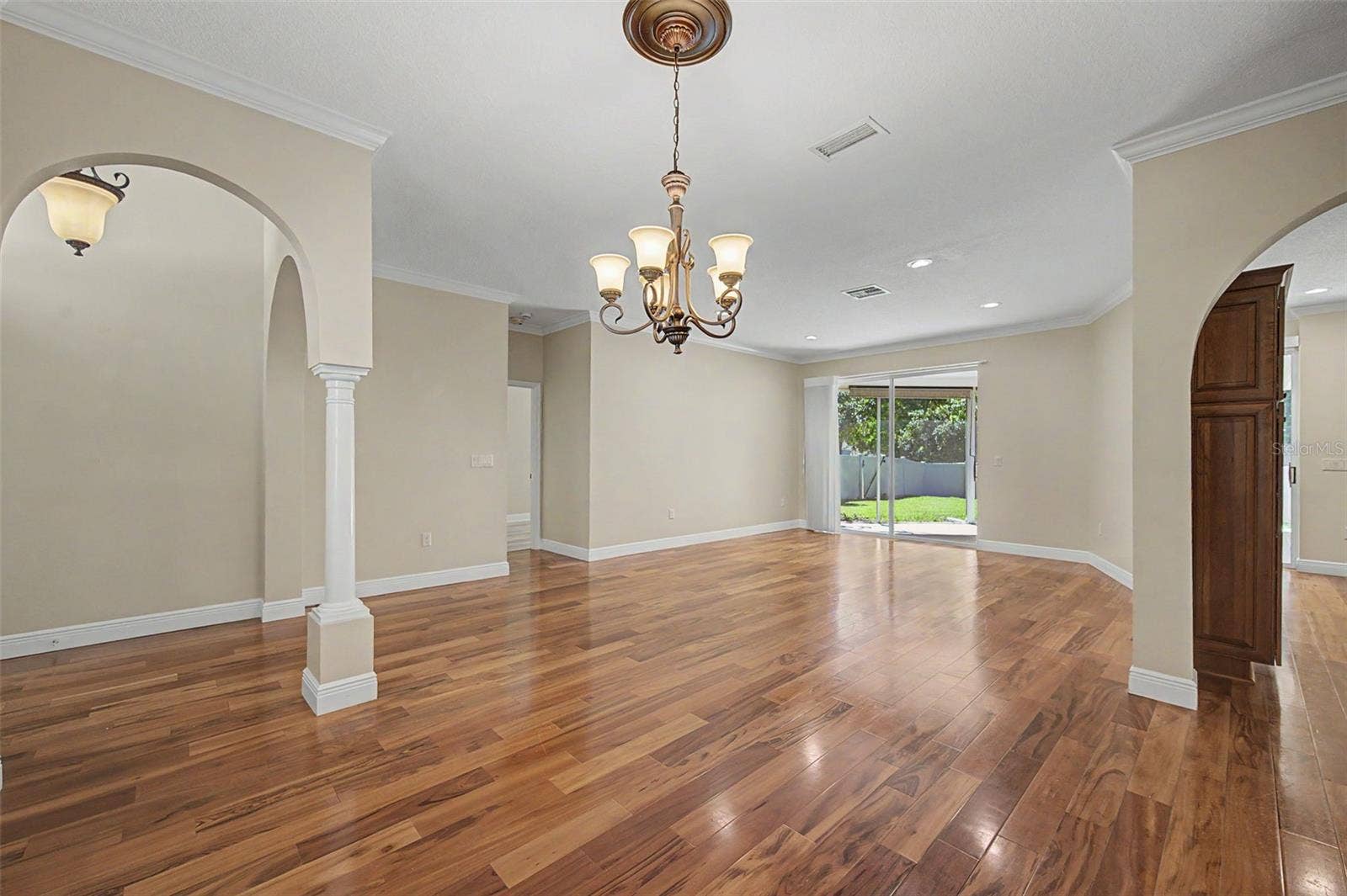 1558 E LAKE WOODLANDS PARKWAY, Oldsmar, FL 34677