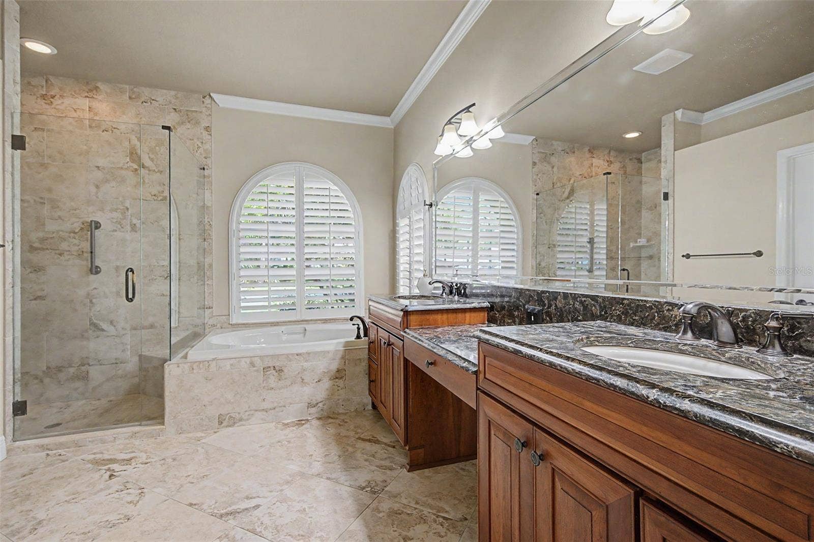 1558 E LAKE WOODLANDS PARKWAY, Oldsmar, FL 34677