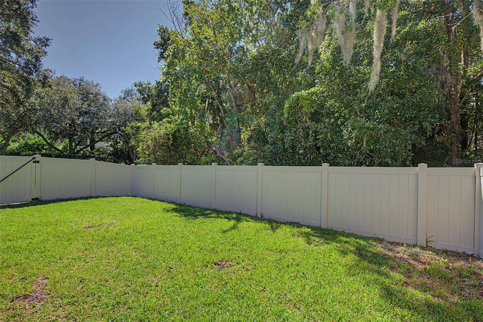 1558 E LAKE WOODLANDS PARKWAY, Oldsmar, FL 34677