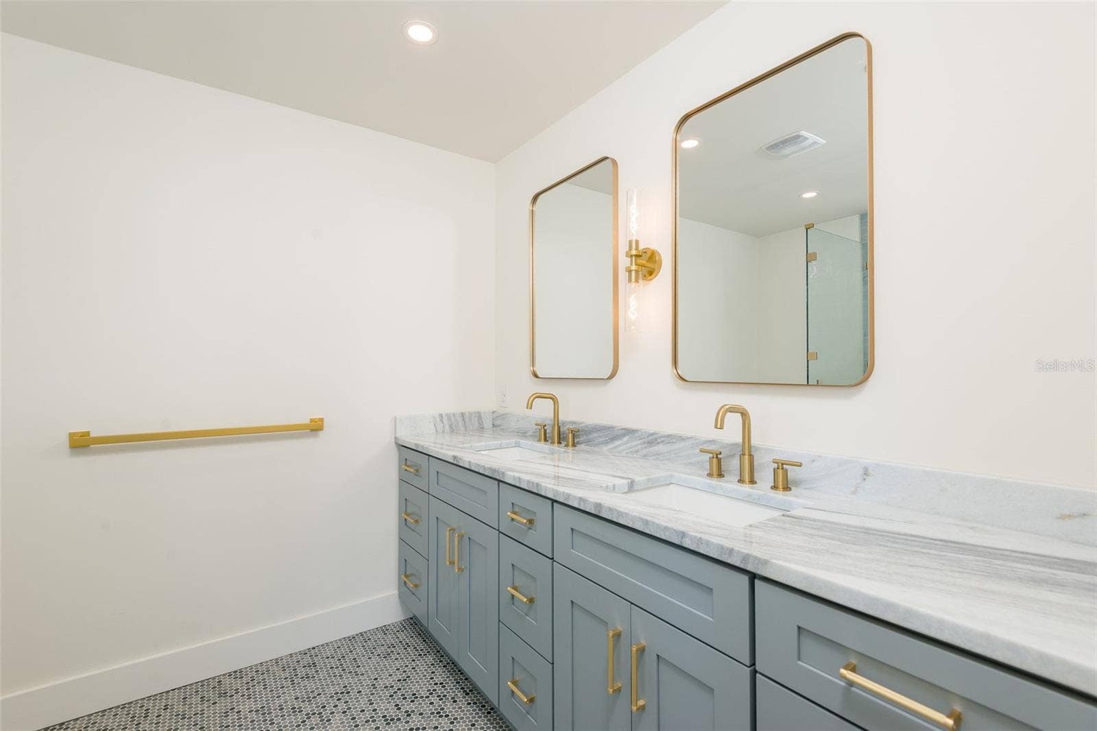 4711 W EL PRADO BOULEVARD, Tampa, FL 33629 4711 W EL PRADO BOULEVARD, Tampa, FL 33629