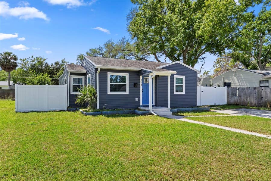 Property photo for 824 61ST AVENUE NE, St Petersburg, FL
