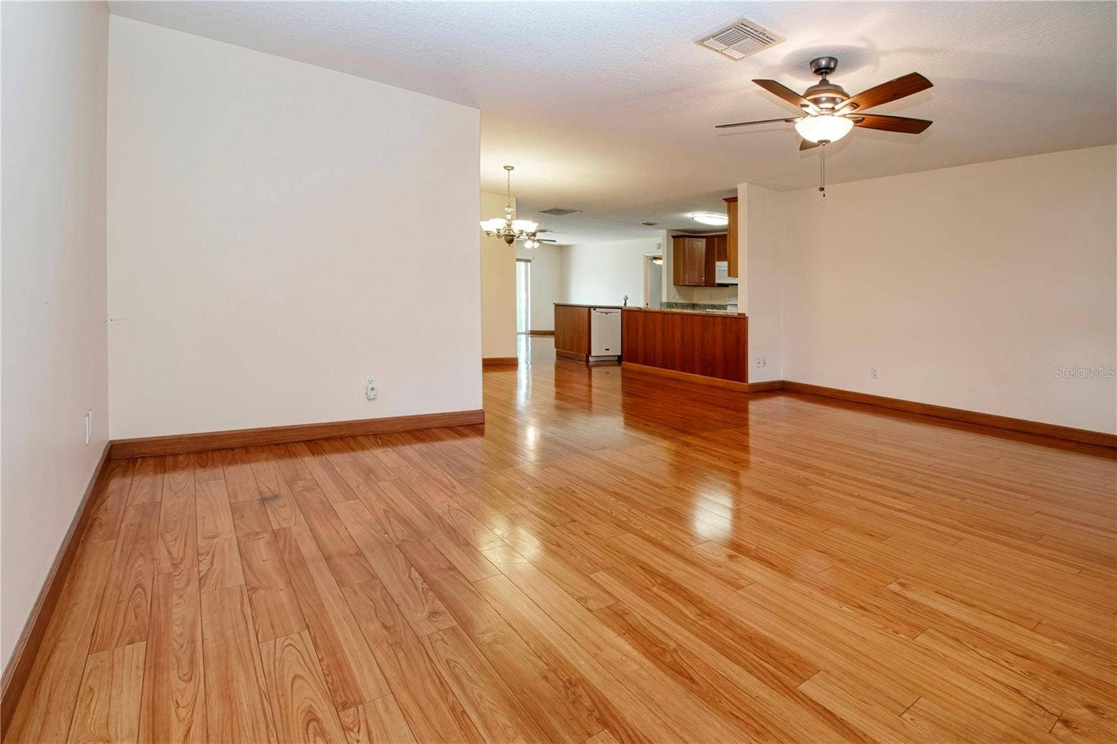 2108 MEADOWLARK LANE, Sun City Center, FL 33573 Living Room