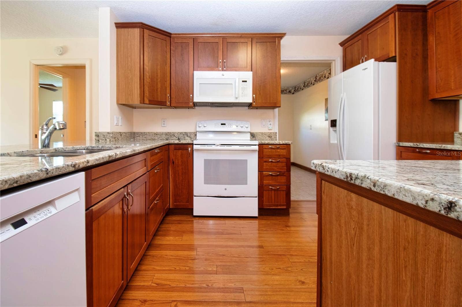 2108 MEADOWLARK LANE, Sun City Center, FL 33573 Kitchen
