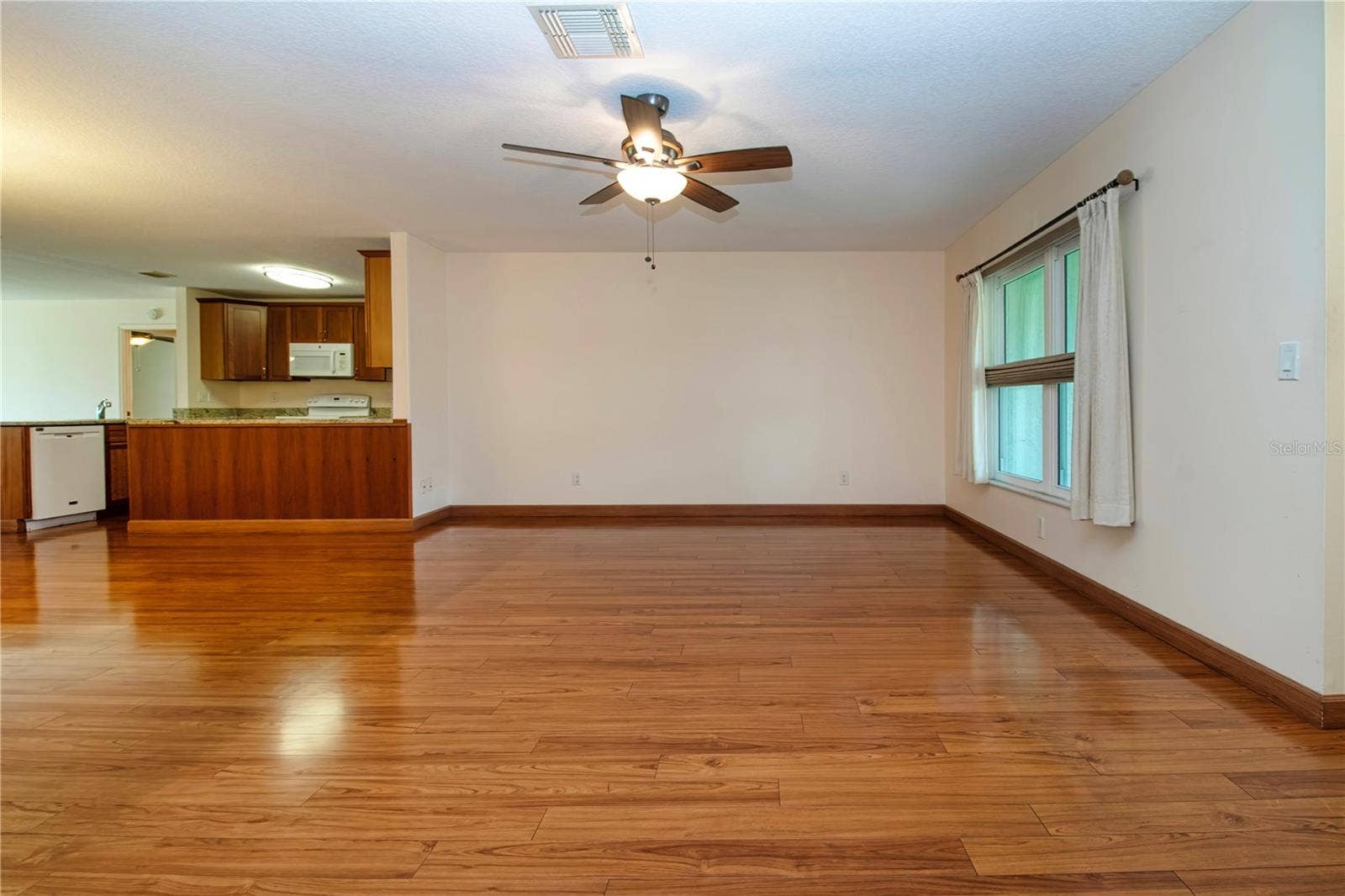 2108 MEADOWLARK LANE, Sun City Center, FL 33573 Living Room