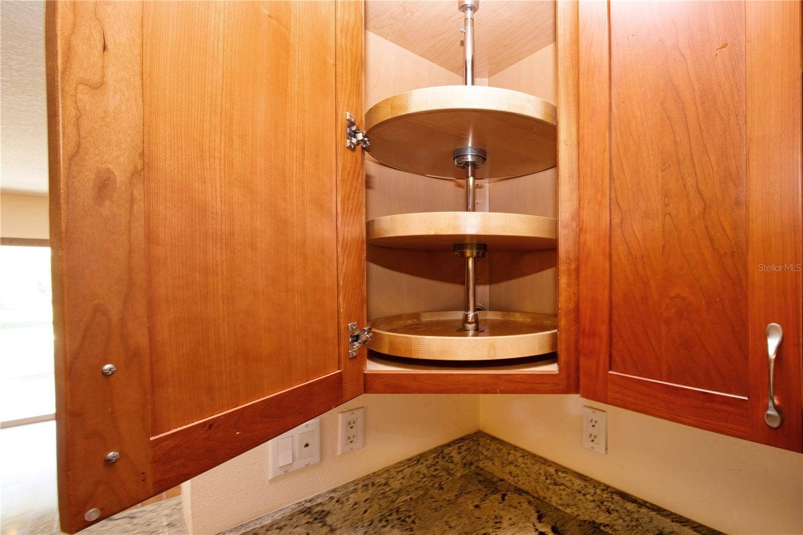 2108 MEADOWLARK LANE, Sun City Center, FL 33573 Kitchen