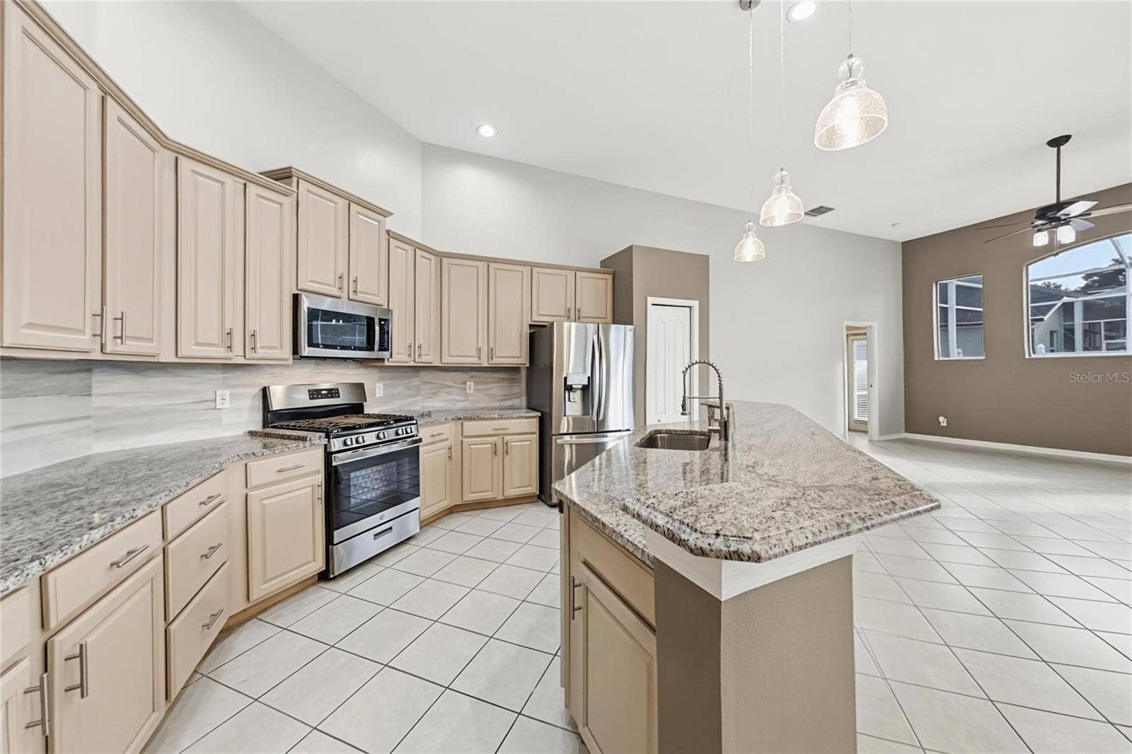 219 RONJA LANE, Valrico, FL 33594 219 RONJA LANE, Valrico, FL 33594