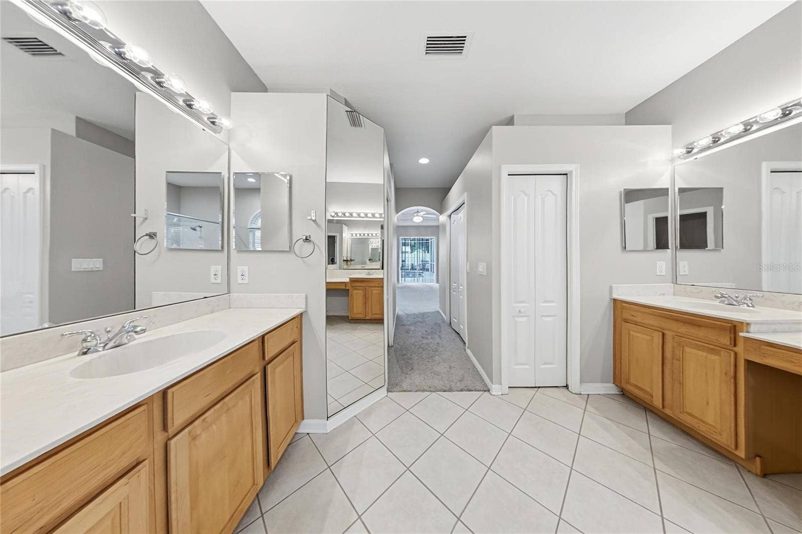 219 RONJA LANE, Valrico, FL 33594 219 RONJA LANE, Valrico, FL 33594