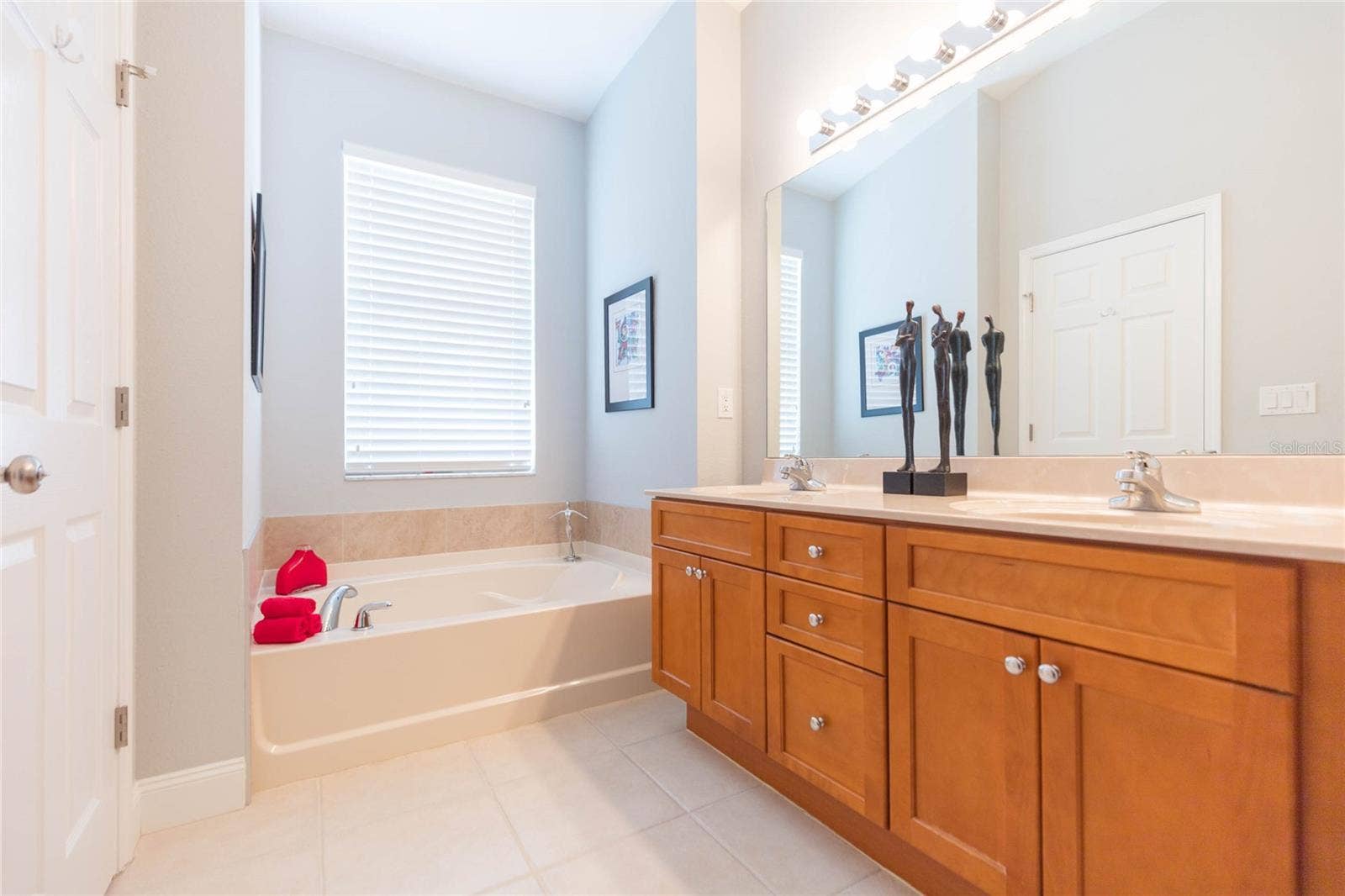 11817 HOLLY CREST LANE, Riverview, FL 33569 11817 HOLLY CREST LANE, Riverview, FL 33569