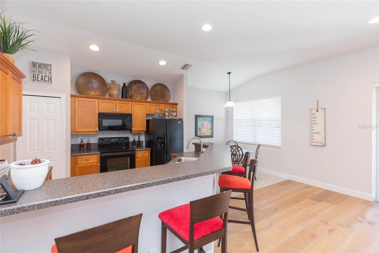 11817 HOLLY CREST LANE, Riverview, FL 33569 11817 HOLLY CREST LANE, Riverview, FL 33569