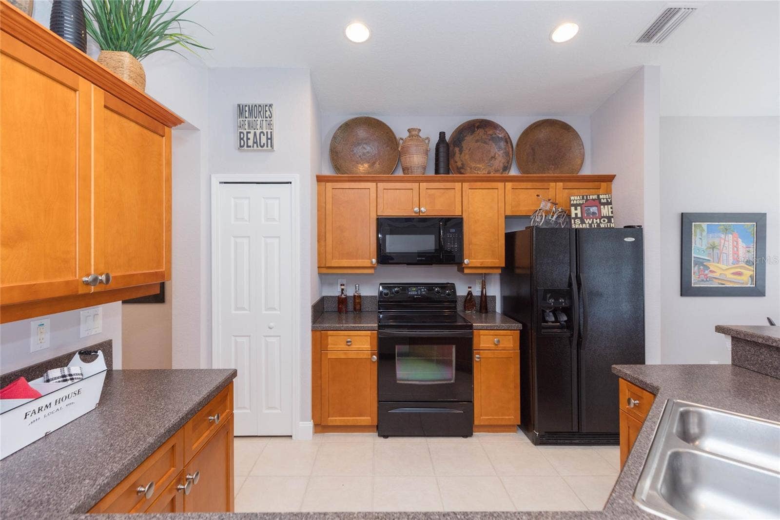 11817 HOLLY CREST LANE, Riverview, FL 33569 11817 HOLLY CREST LANE, Riverview, FL 33569