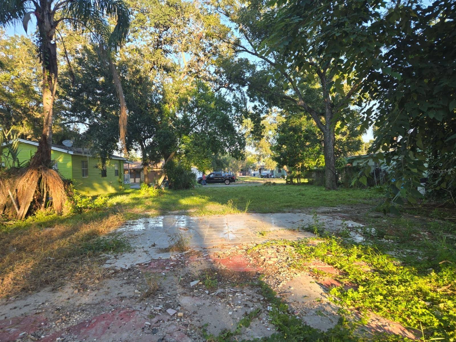 4405 N 38TH STREET N, Tampa, FL 33610 APPROACH