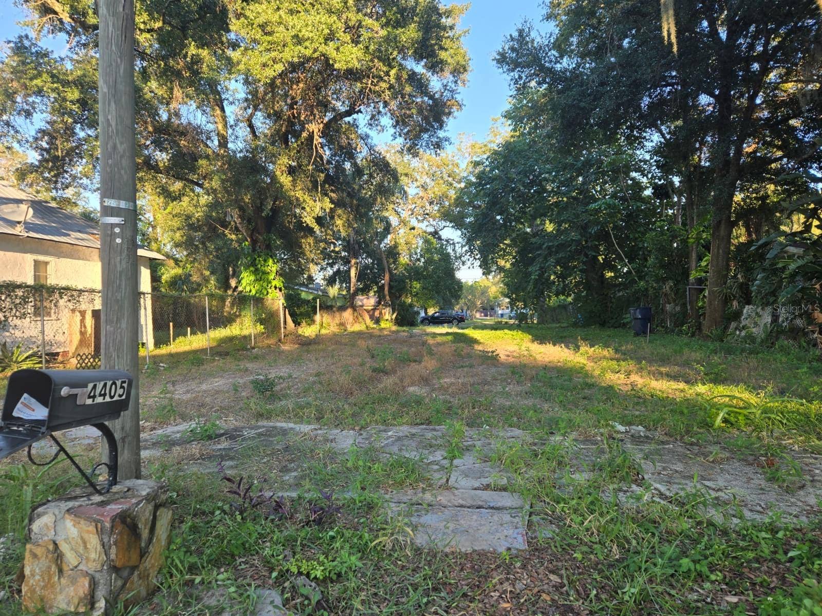 4405 N 38TH STREET N, Tampa, FL 33610 APPROACH
