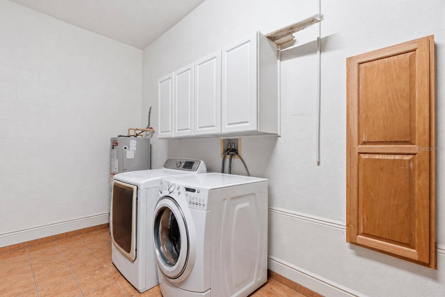 1006 N HABANA AVENUE, Tampa, FL 33607 Washer / Dryer (garage)