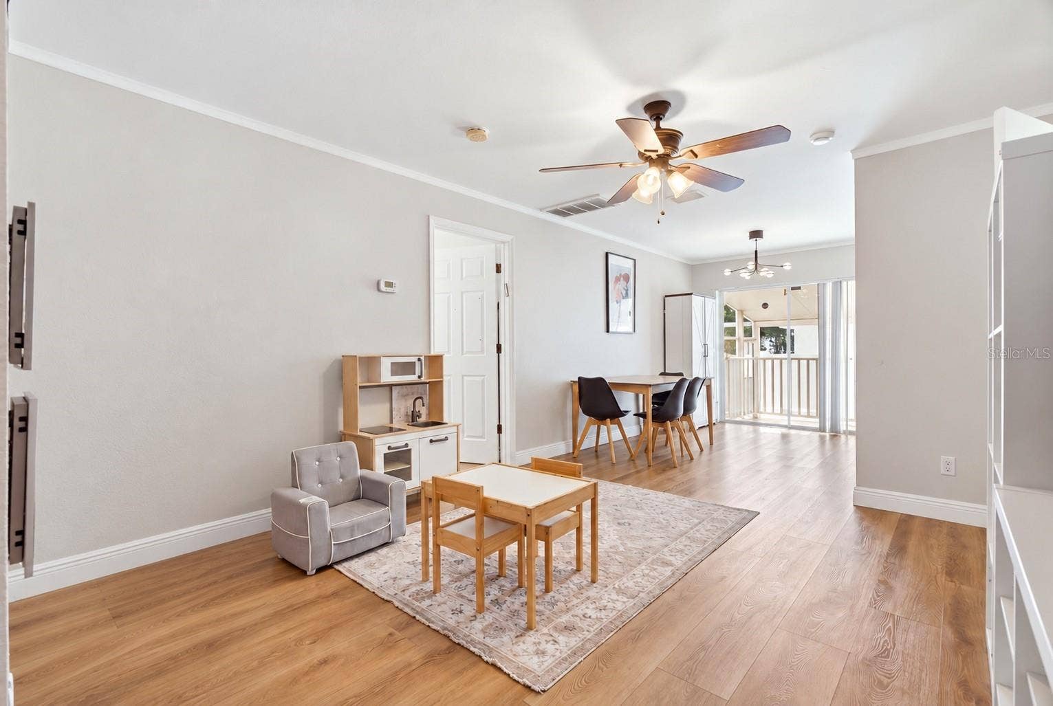 1006 N HABANA AVENUE, Tampa, FL 33607 Living Room