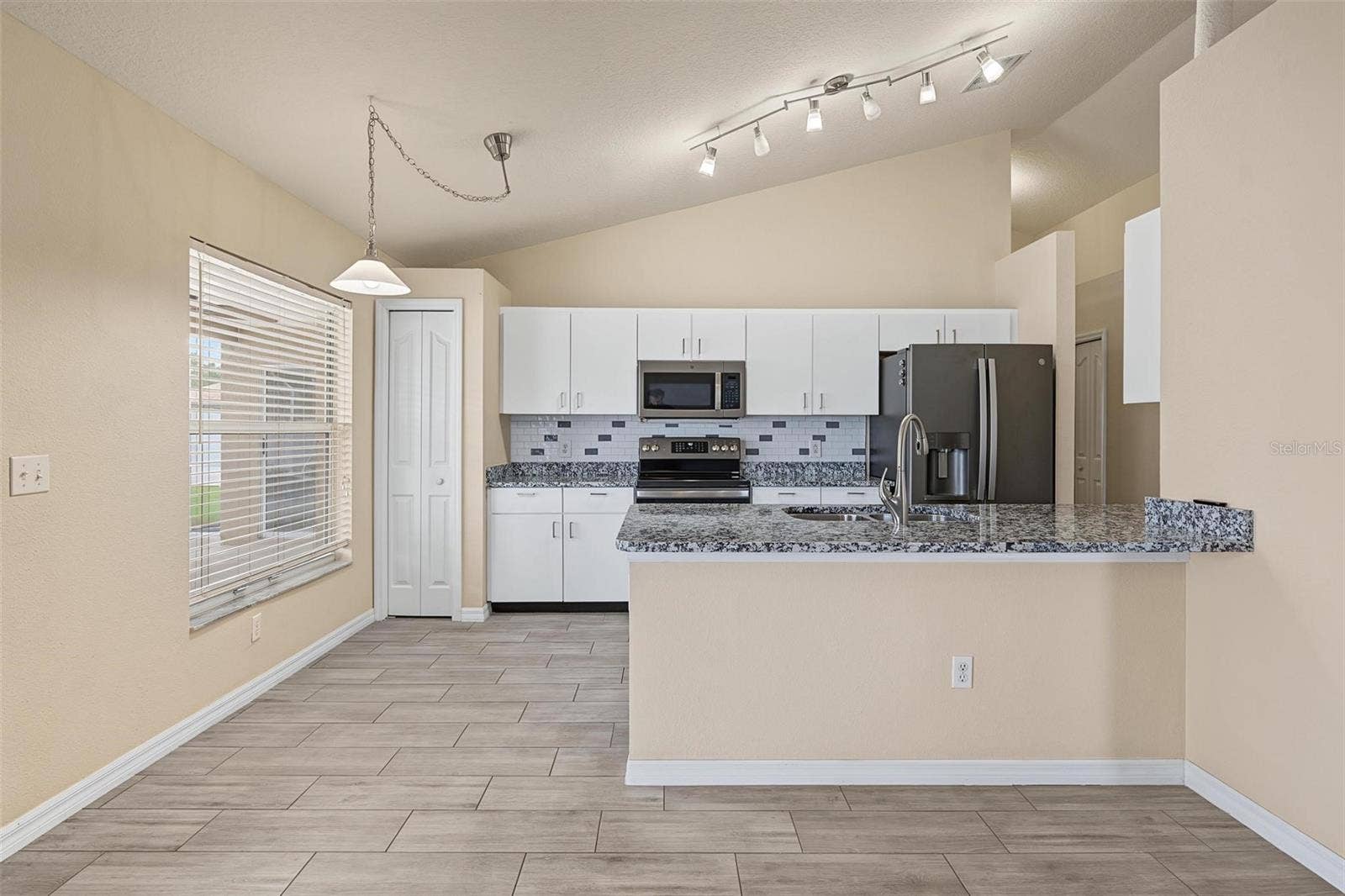 5809 BLACK WALNUT COURT, Tampa, FL 33625