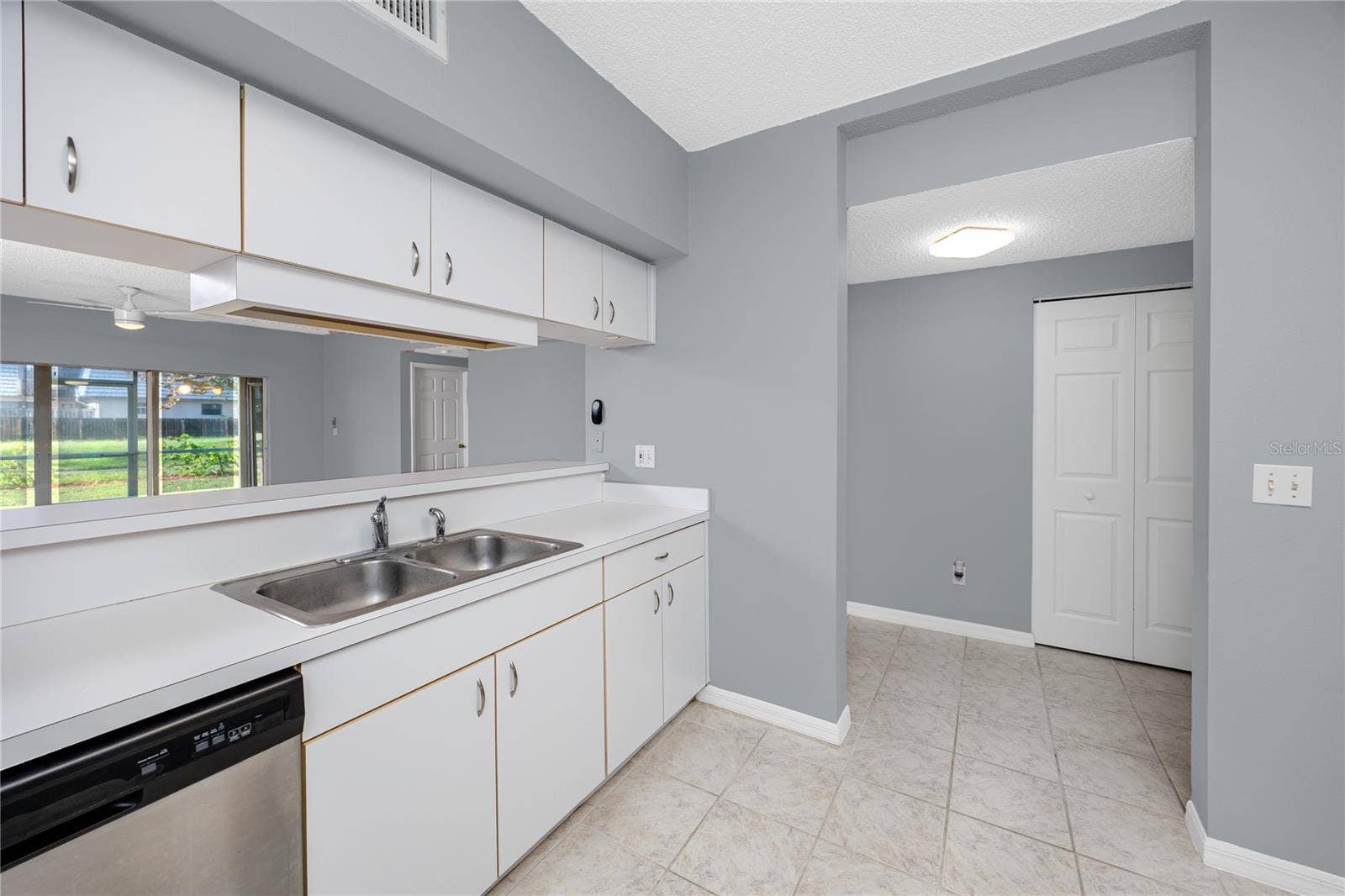 14460 MARINA WAY, #11, Seminole, FL 33776 14460 MARINA WAY, #11, Seminole, FL 33776