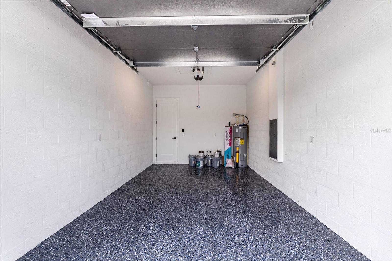 4468 57TH AVENUE N, St Petersburg, FL 33714 Garage