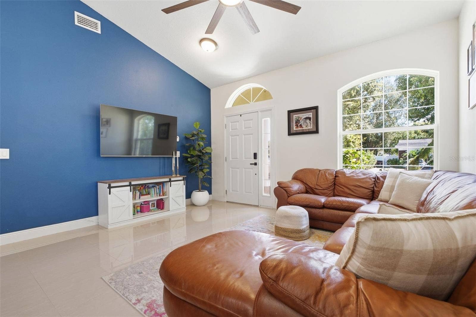 7024 N DAKOTA AVENUE, Tampa, FL 33604