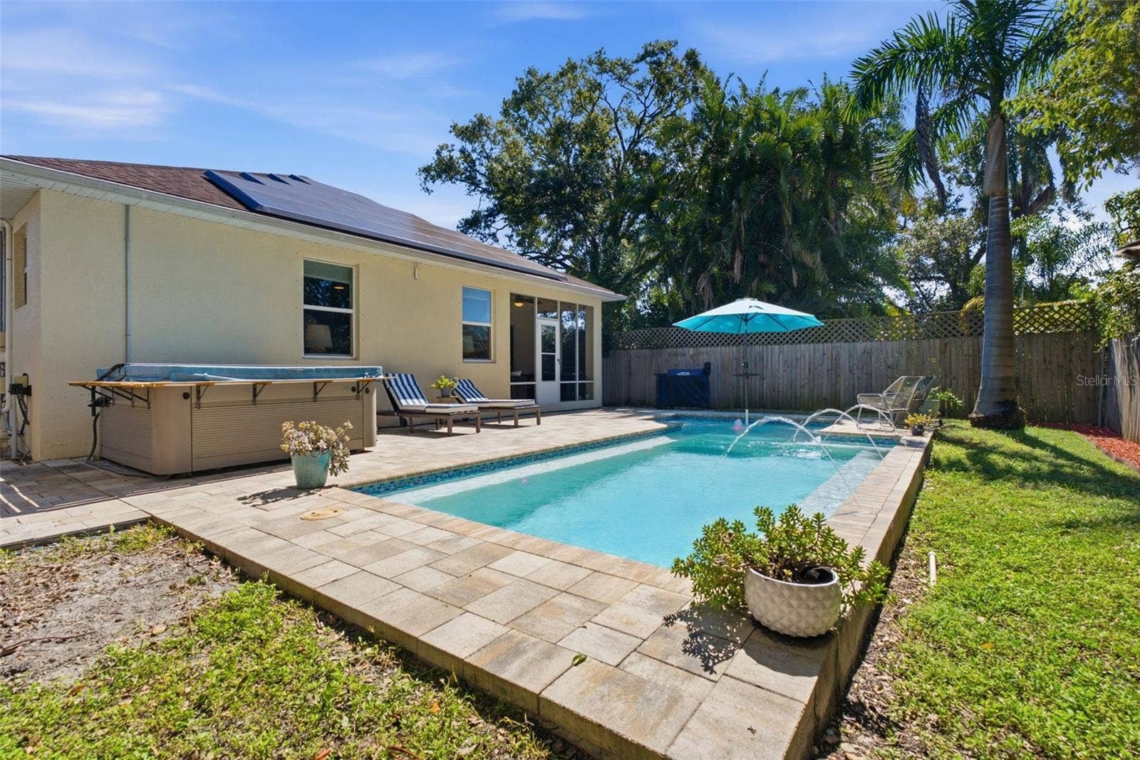 7024 N DAKOTA AVENUE, Tampa, FL 33604