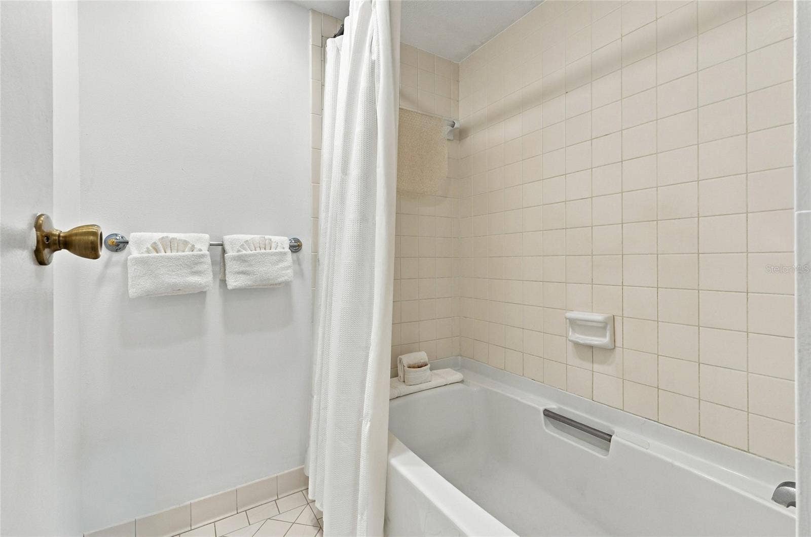 11000 GULF BOULEVARD, #1002, Treasure Island, FL 33706
