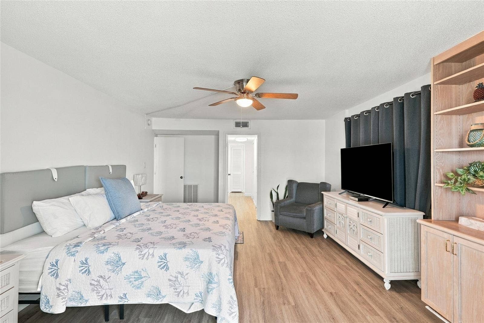 11000 GULF BOULEVARD, #1002, Treasure Island, FL 33706