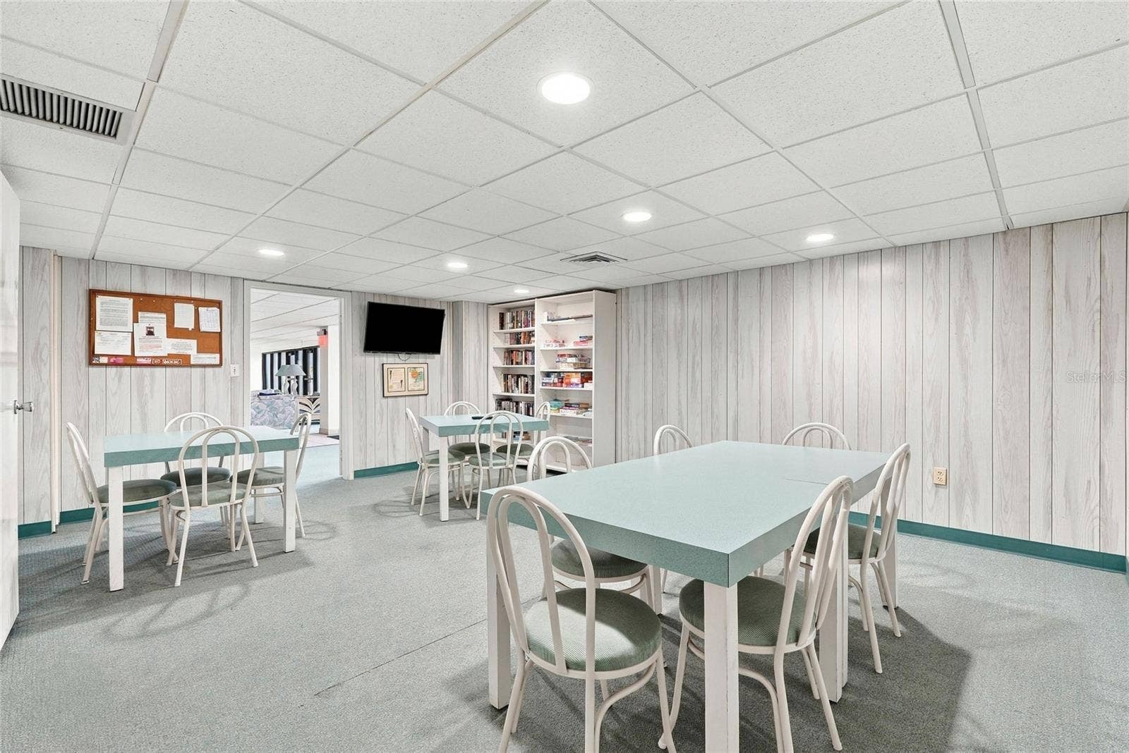 11000 GULF BOULEVARD, #1002, Treasure Island, FL 33706