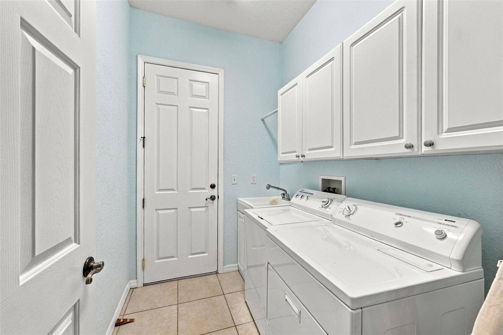 2418 KENSINGTON GREENS DRIVE, #9, Sun City Center, FL 33573 Laundry Room