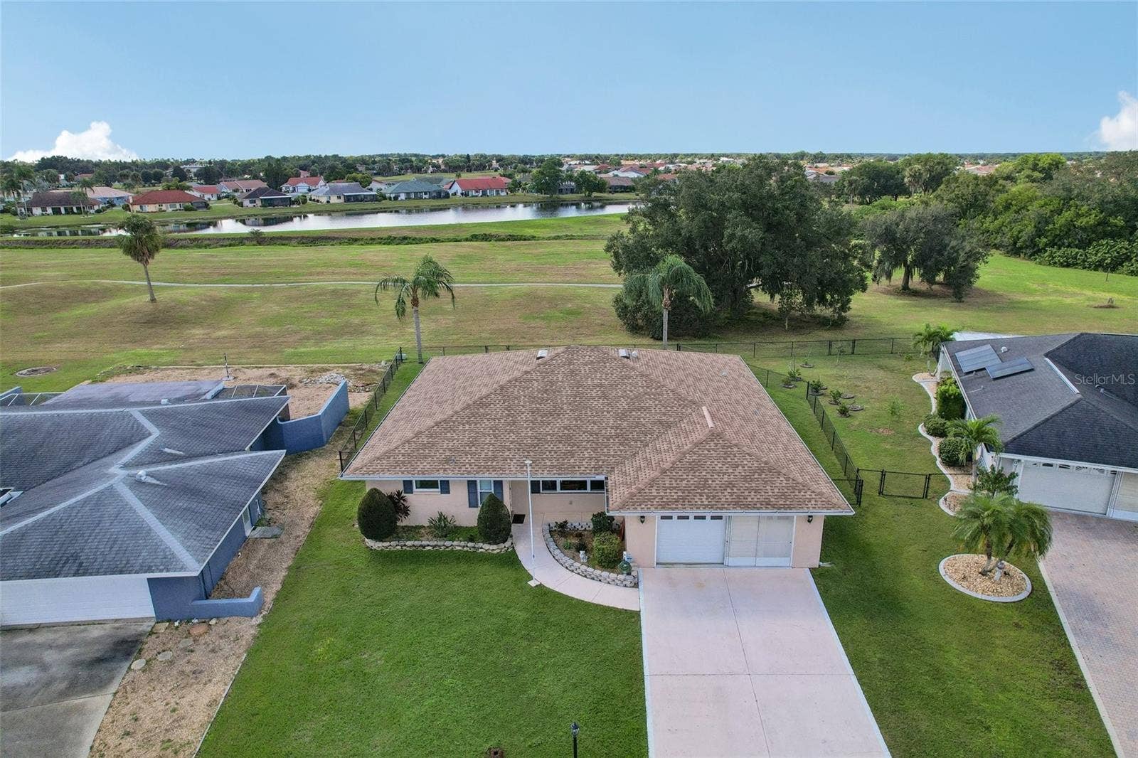 1806 PINEAPPLE PALM COURT, Sun City Center, FL 33573