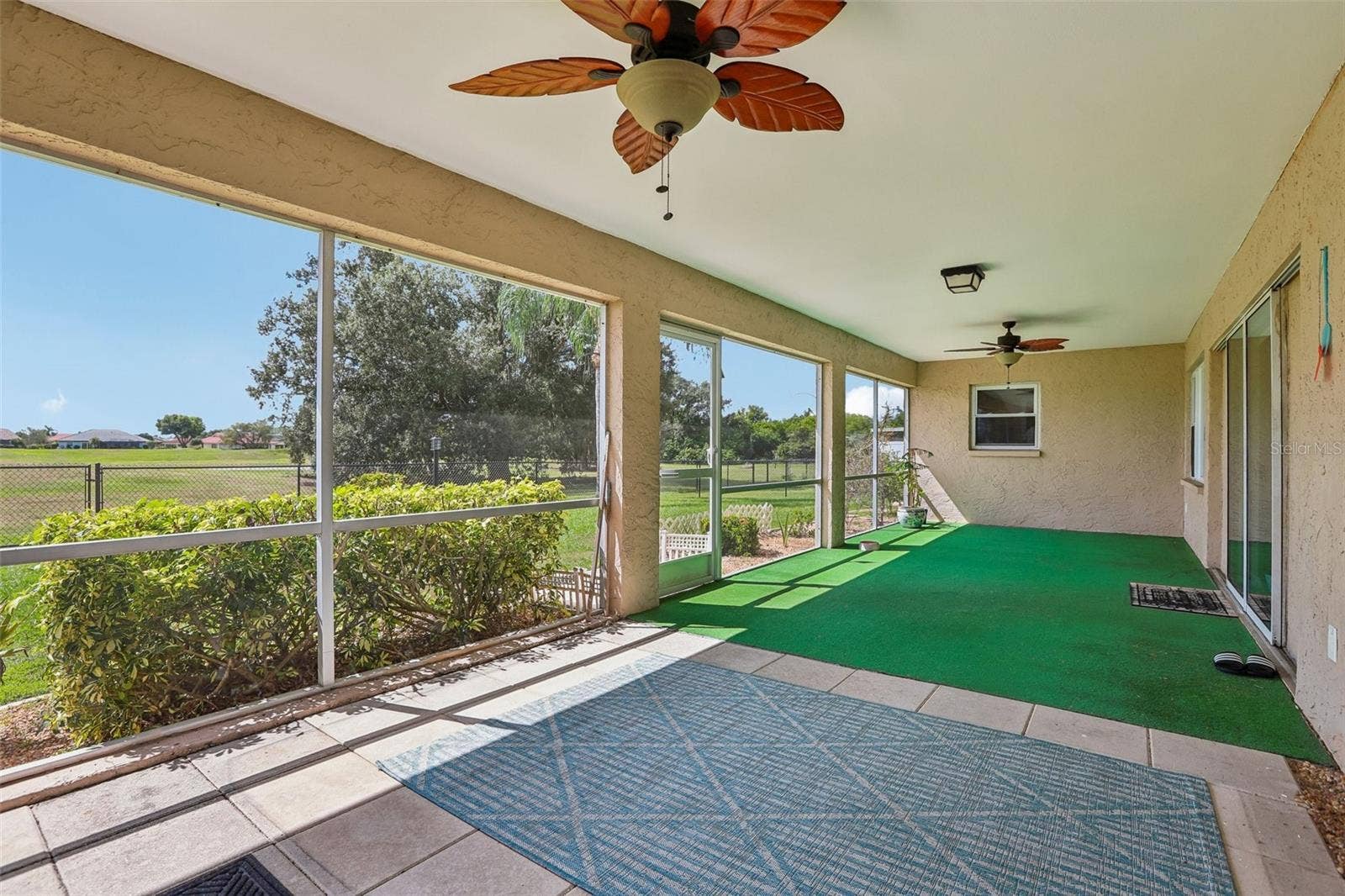 1806 PINEAPPLE PALM COURT, Sun City Center, FL 33573