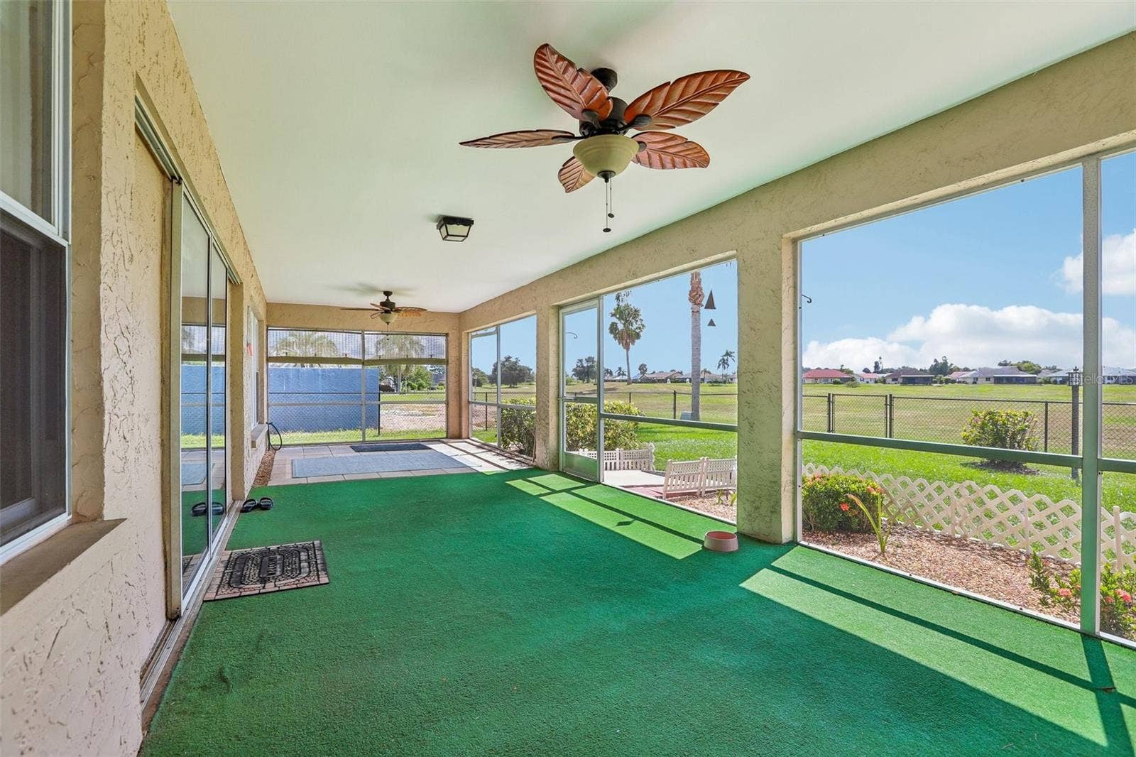 1806 PINEAPPLE PALM COURT, Sun City Center, FL 33573