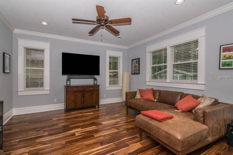 905 S BRUCE STREET, Tampa, FL 33606