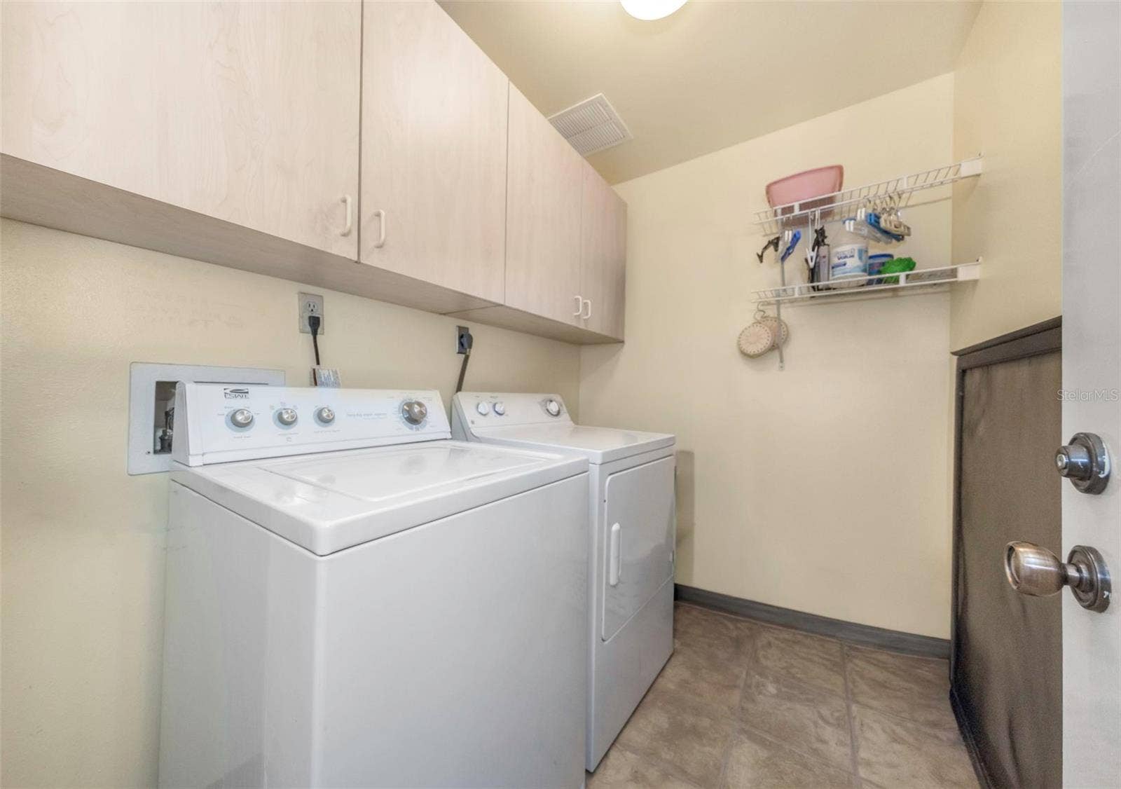 5650 ESCONDIDA BOULEVARD S, St Petersburg, FL 33715 Laundry room