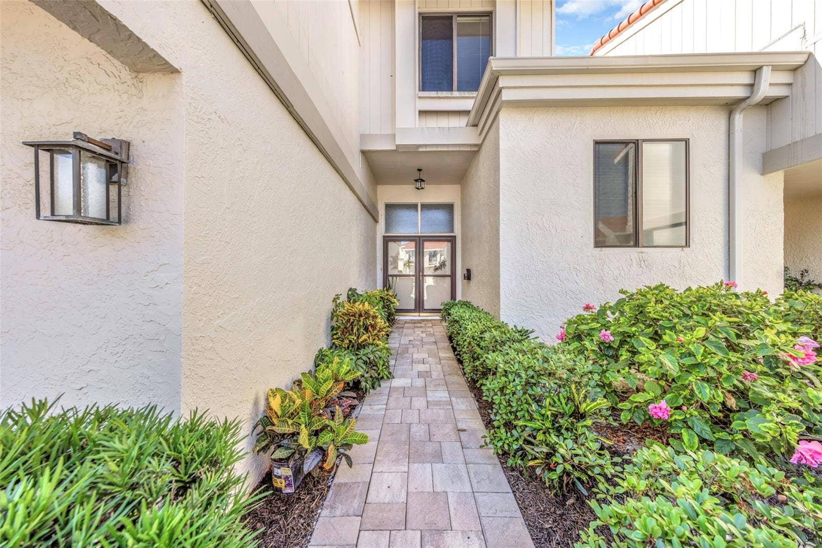 5650 ESCONDIDA BOULEVARD S, St Petersburg, FL 33715 Front walkway