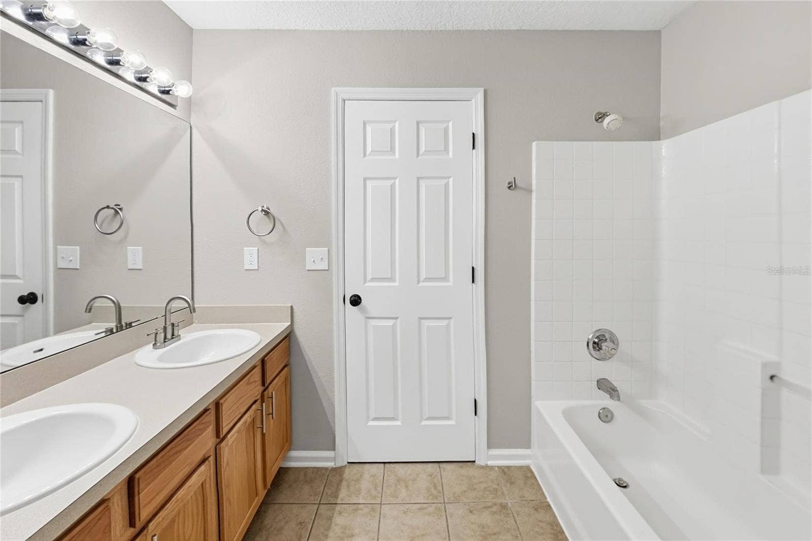 8050 LEAFCREST DRIVE, Jacksonville, FL 32244 8050 LEAFCREST DRIVE, Jacksonville, FL 32244