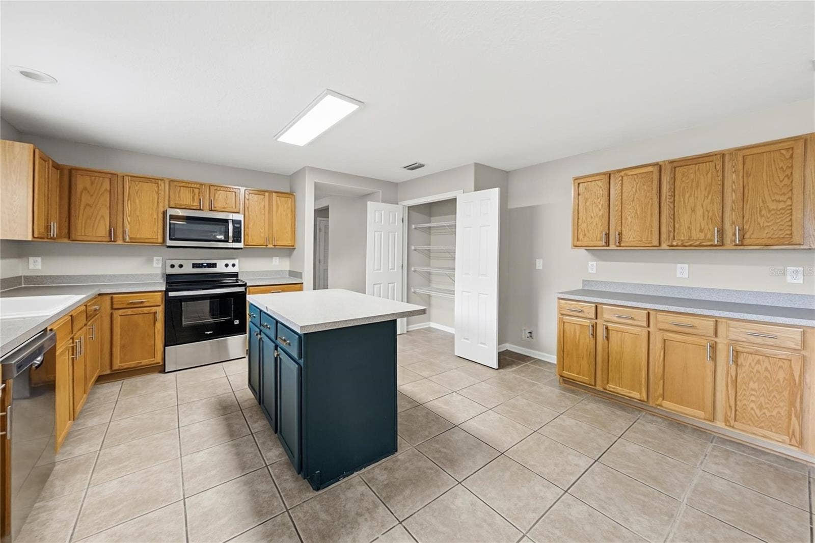 8050 LEAFCREST DRIVE, Jacksonville, FL 32244 8050 LEAFCREST DRIVE, Jacksonville, FL 32244