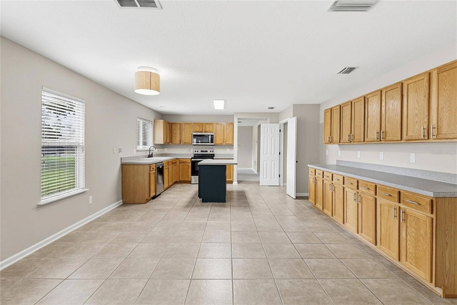 8050 LEAFCREST DRIVE, Jacksonville, FL 32244 8050 LEAFCREST DRIVE, Jacksonville, FL 32244