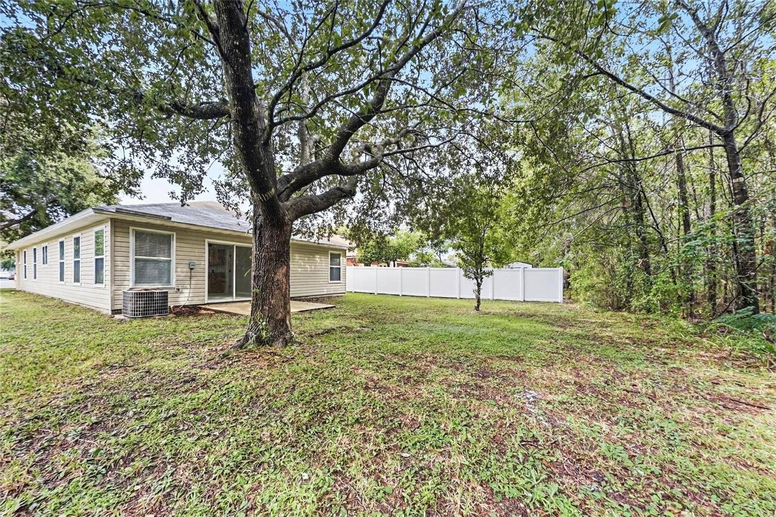 8050 LEAFCREST DRIVE, Jacksonville, FL 32244 8050 LEAFCREST DRIVE, Jacksonville, FL 32244