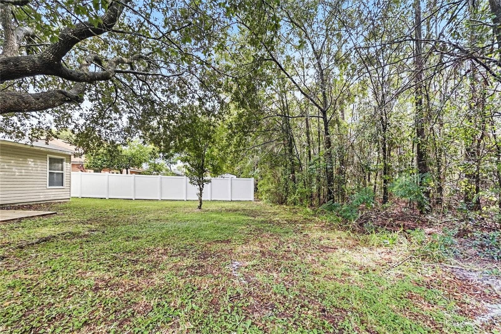 8050 LEAFCREST DRIVE, Jacksonville, FL 32244 8050 LEAFCREST DRIVE, Jacksonville, FL 32244