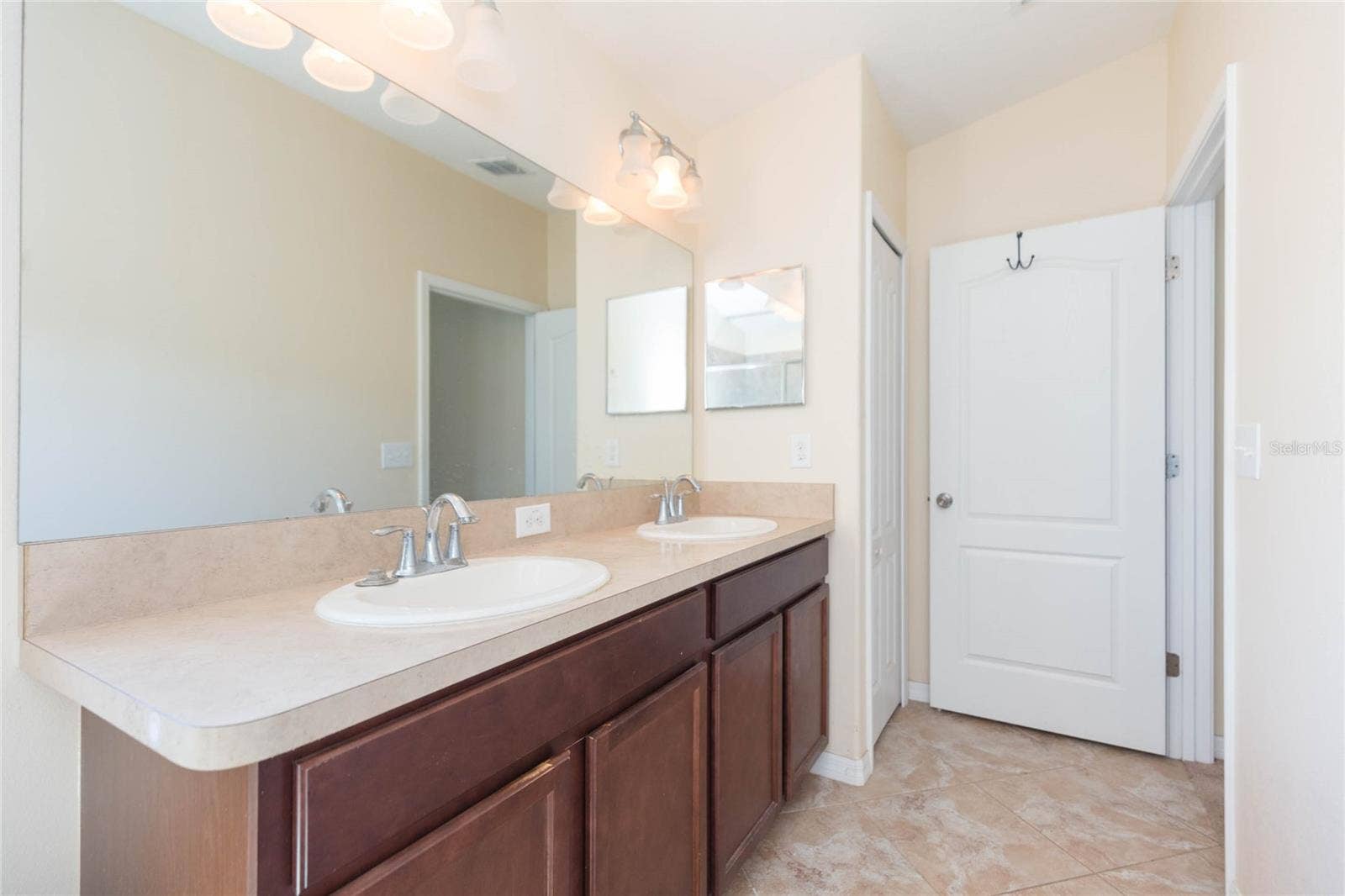 15406 DAKOTA SKY PLACE, Ruskin, FL 33573 15406 DAKOTA SKY PLACE, Ruskin, FL 33573