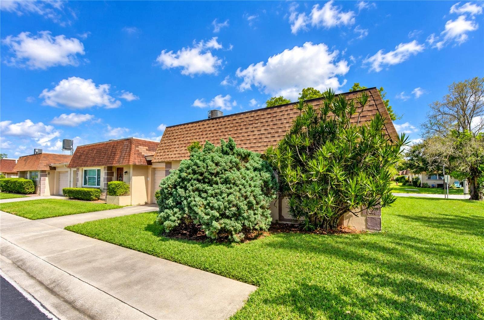 8445 CALAIS N, Pinellas Park, FL 33781 8445 CALAIS N, Pinellas Park, FL 33781