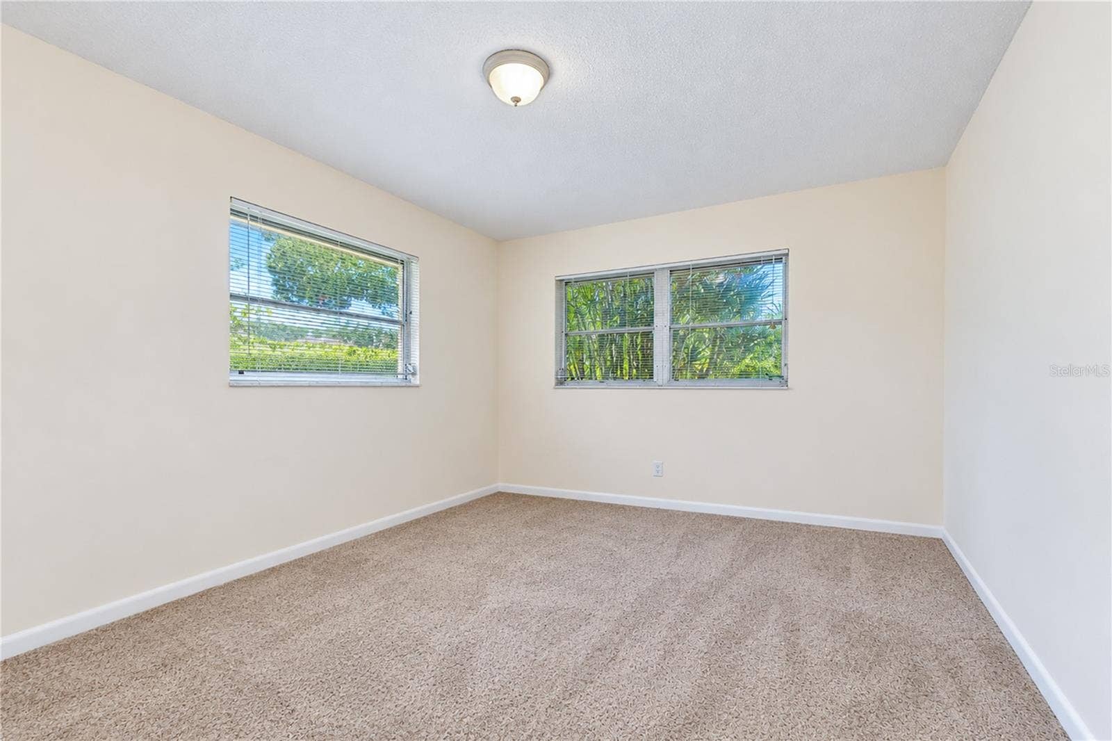 8445 CALAIS N, Pinellas Park, FL 33781 8445 CALAIS N, Pinellas Park, FL 33781